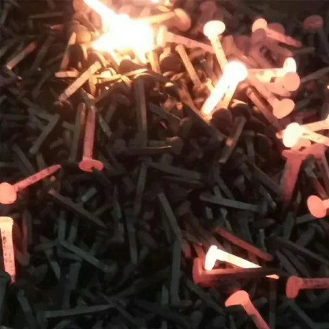 Q235 Spikes Iarnróid Chuara Throm