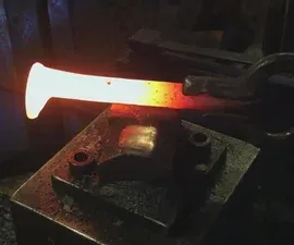 Rian a shocrú spíceanna do ráillí cruach